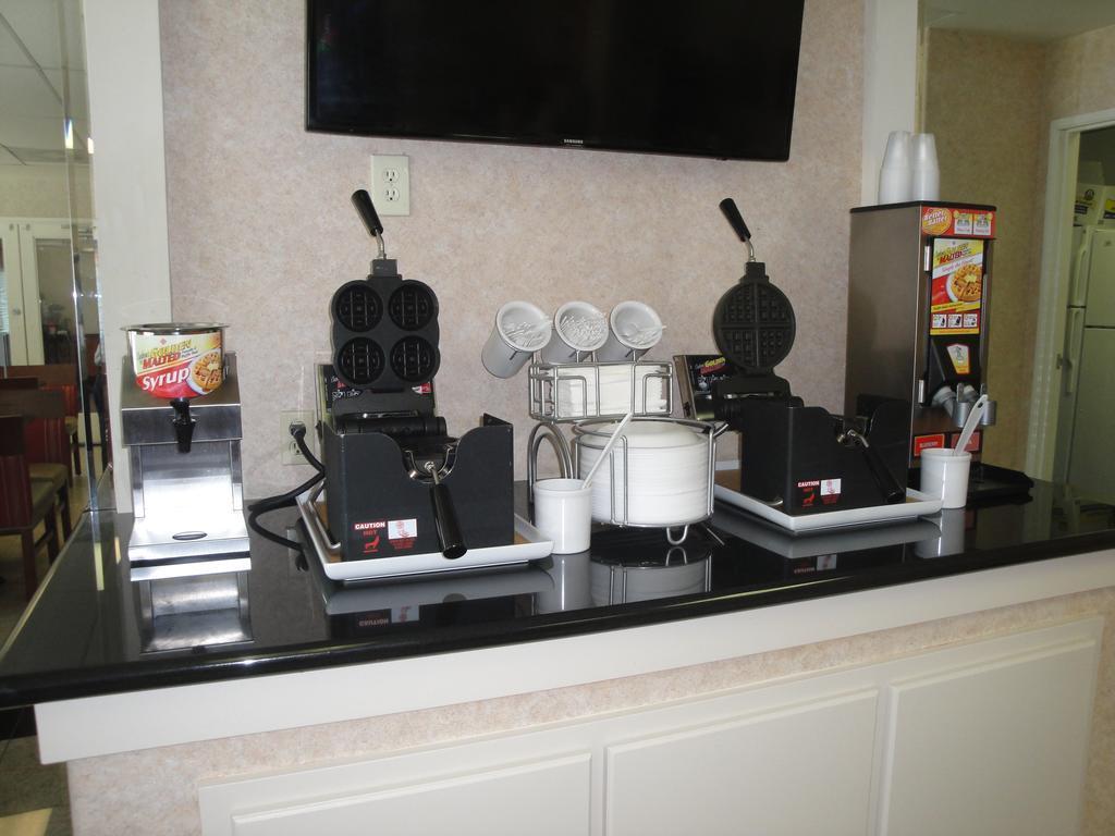 Comfort Suites Victorville-Hesperia Bagian luar foto