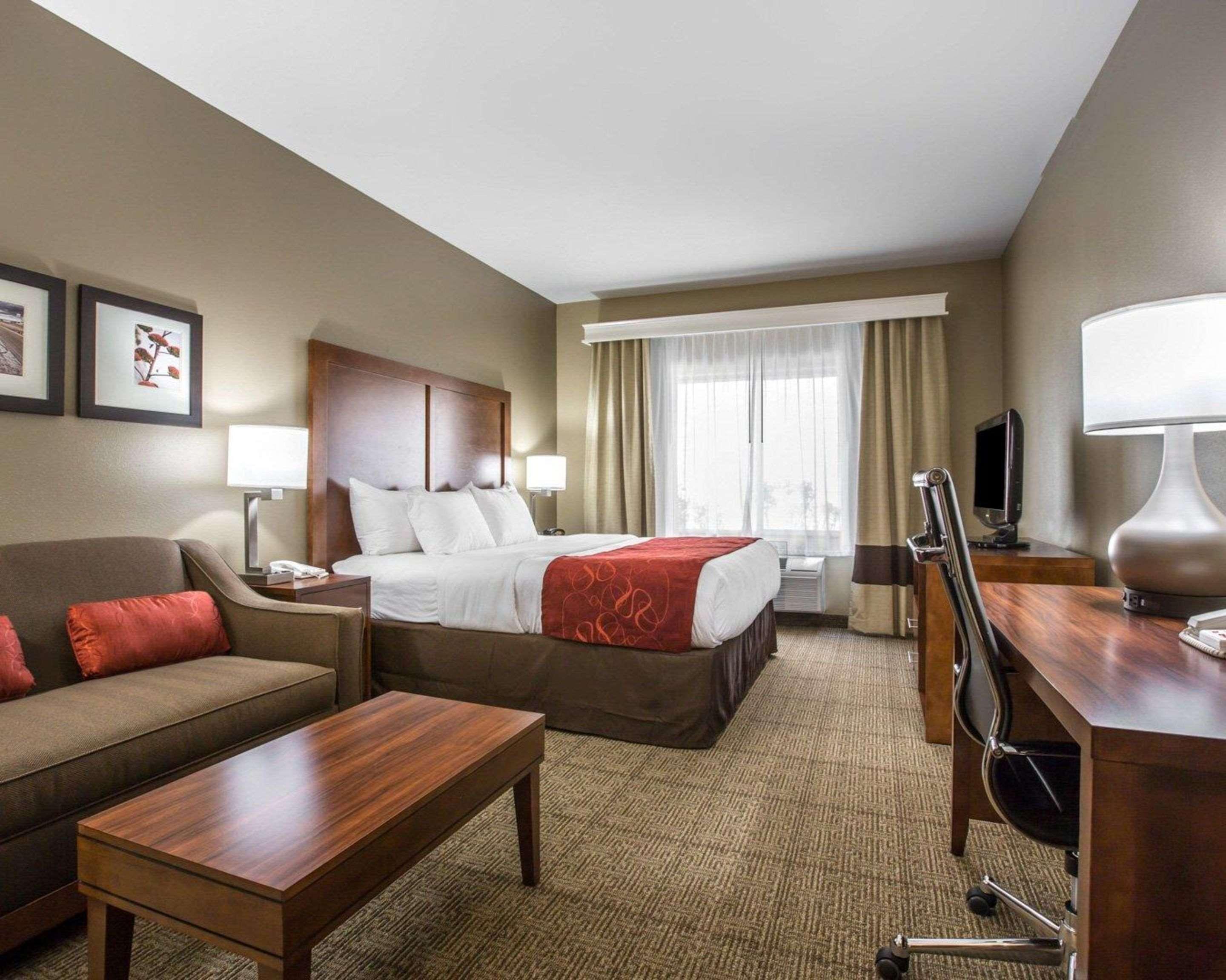 Comfort Suites Victorville-Hesperia Bagian luar foto