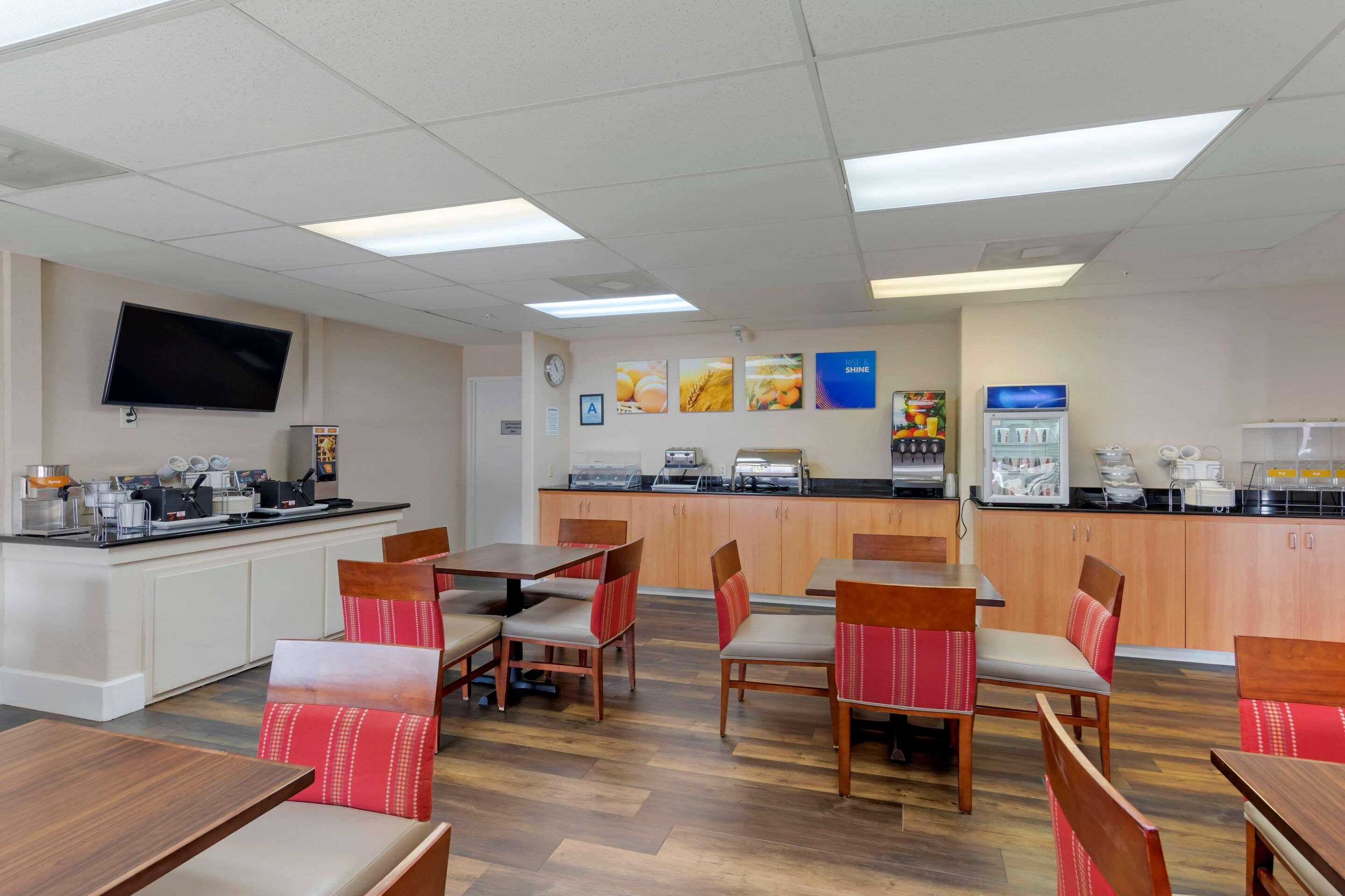 Comfort Suites Victorville-Hesperia Bagian luar foto