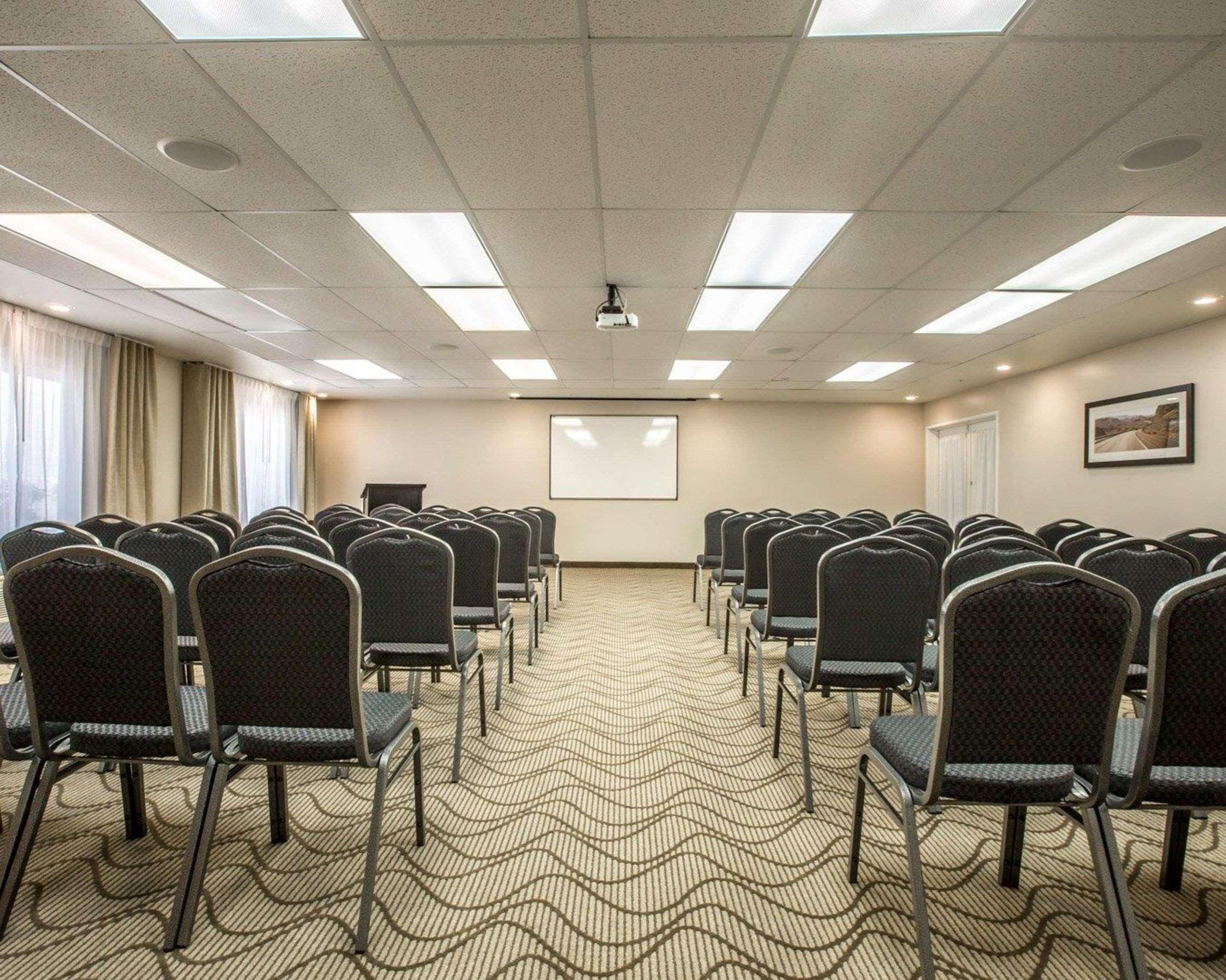 Comfort Suites Victorville-Hesperia Bagian luar foto