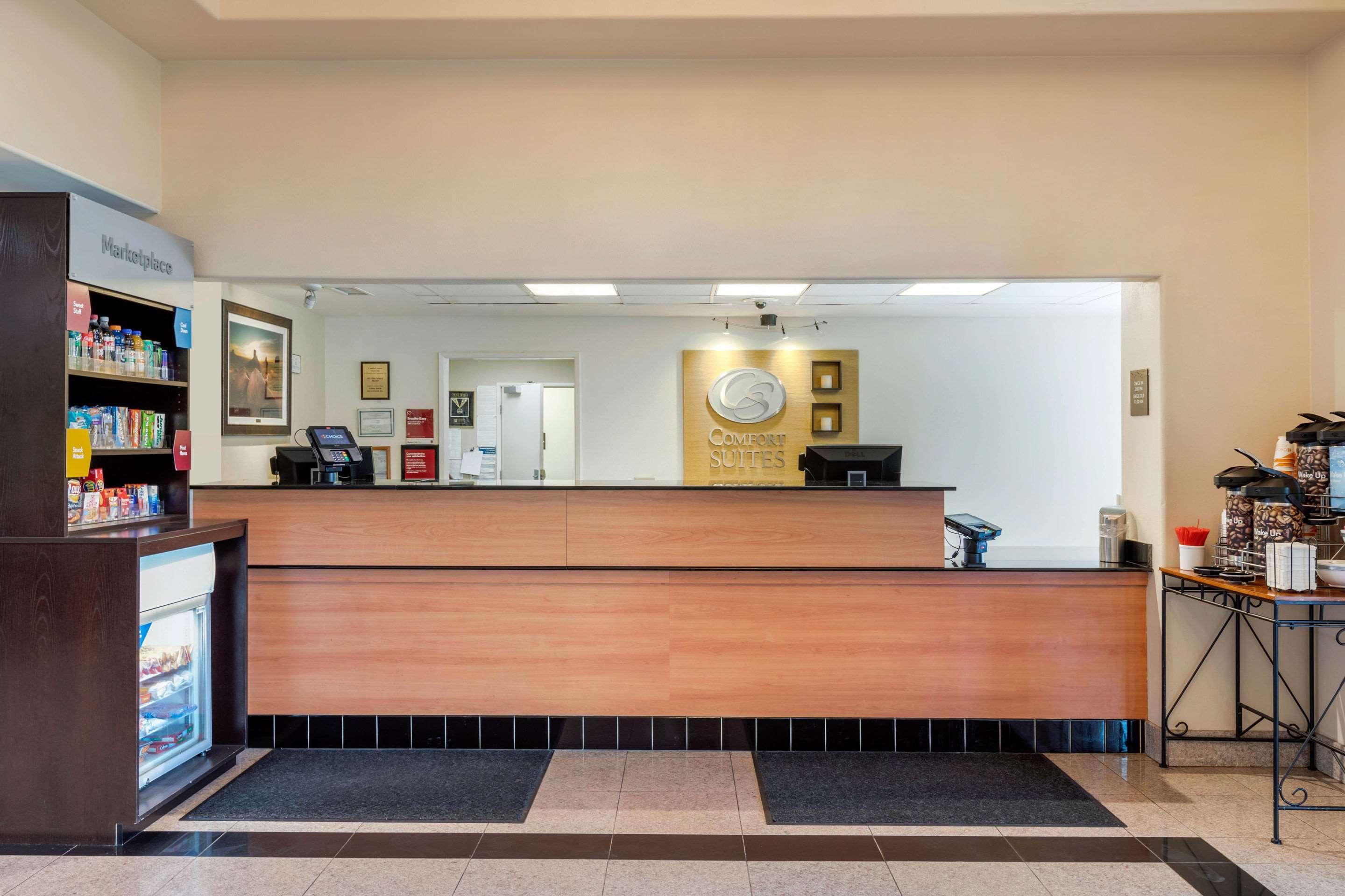Comfort Suites Victorville-Hesperia Bagian luar foto