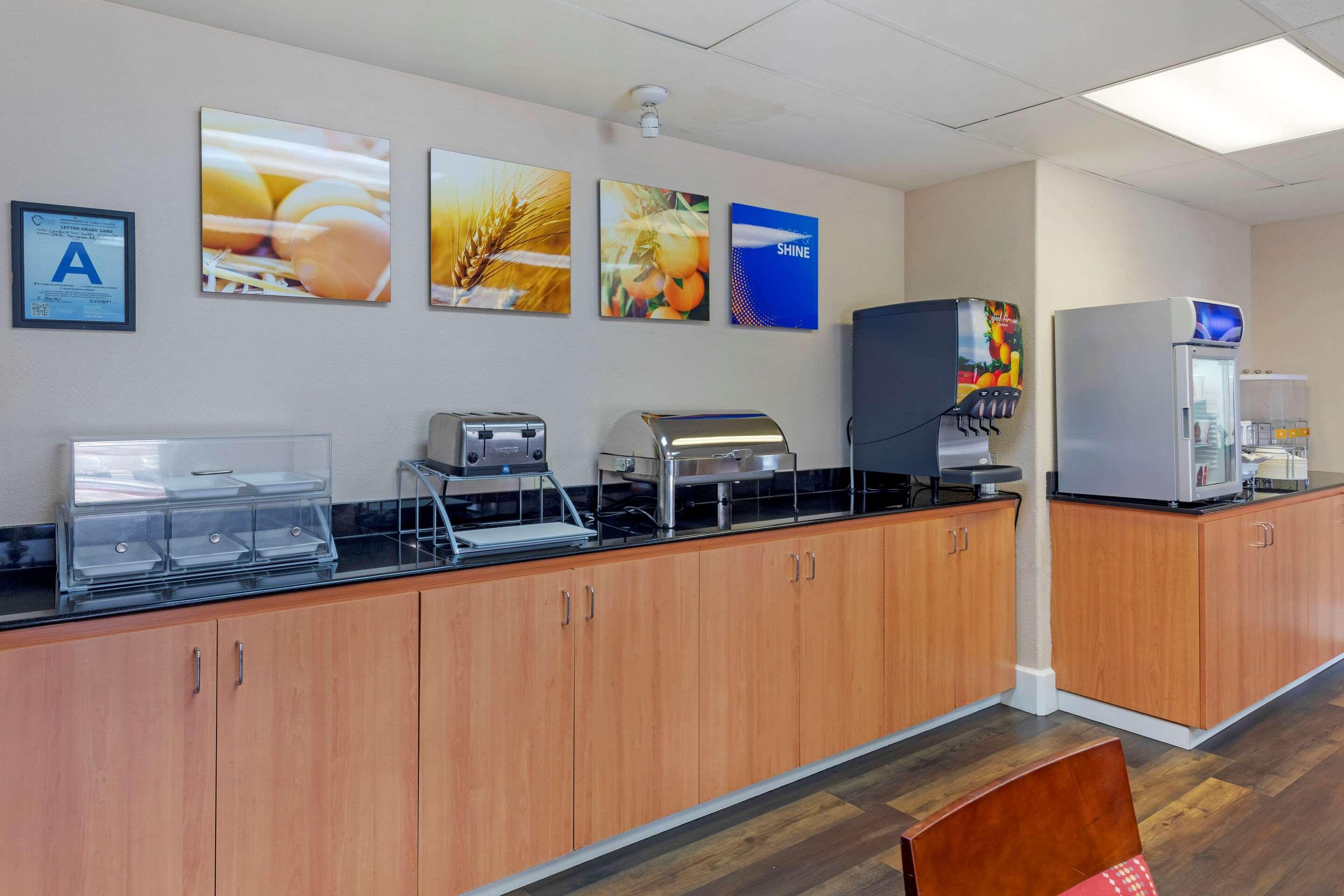 Comfort Suites Victorville-Hesperia Bagian luar foto