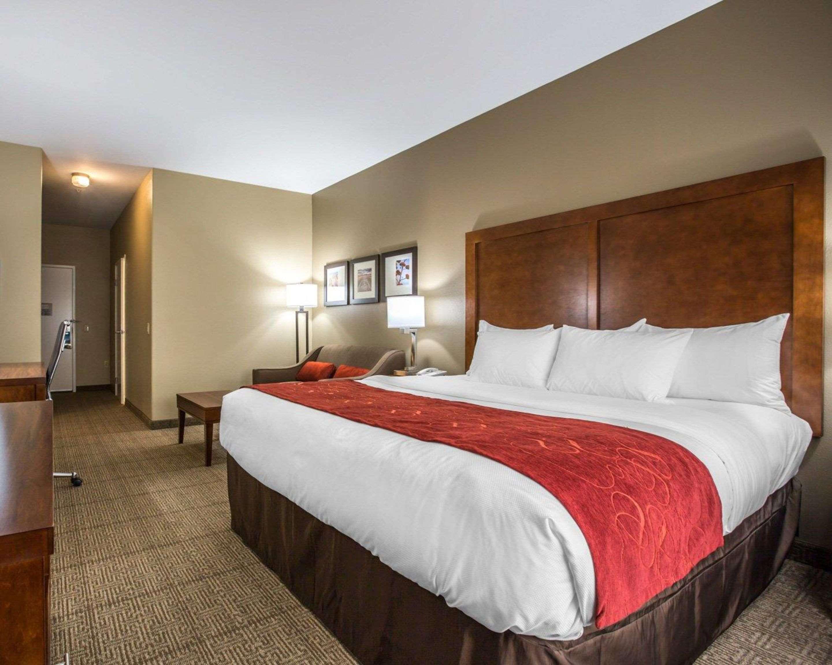 Comfort Suites Victorville-Hesperia Bagian luar foto