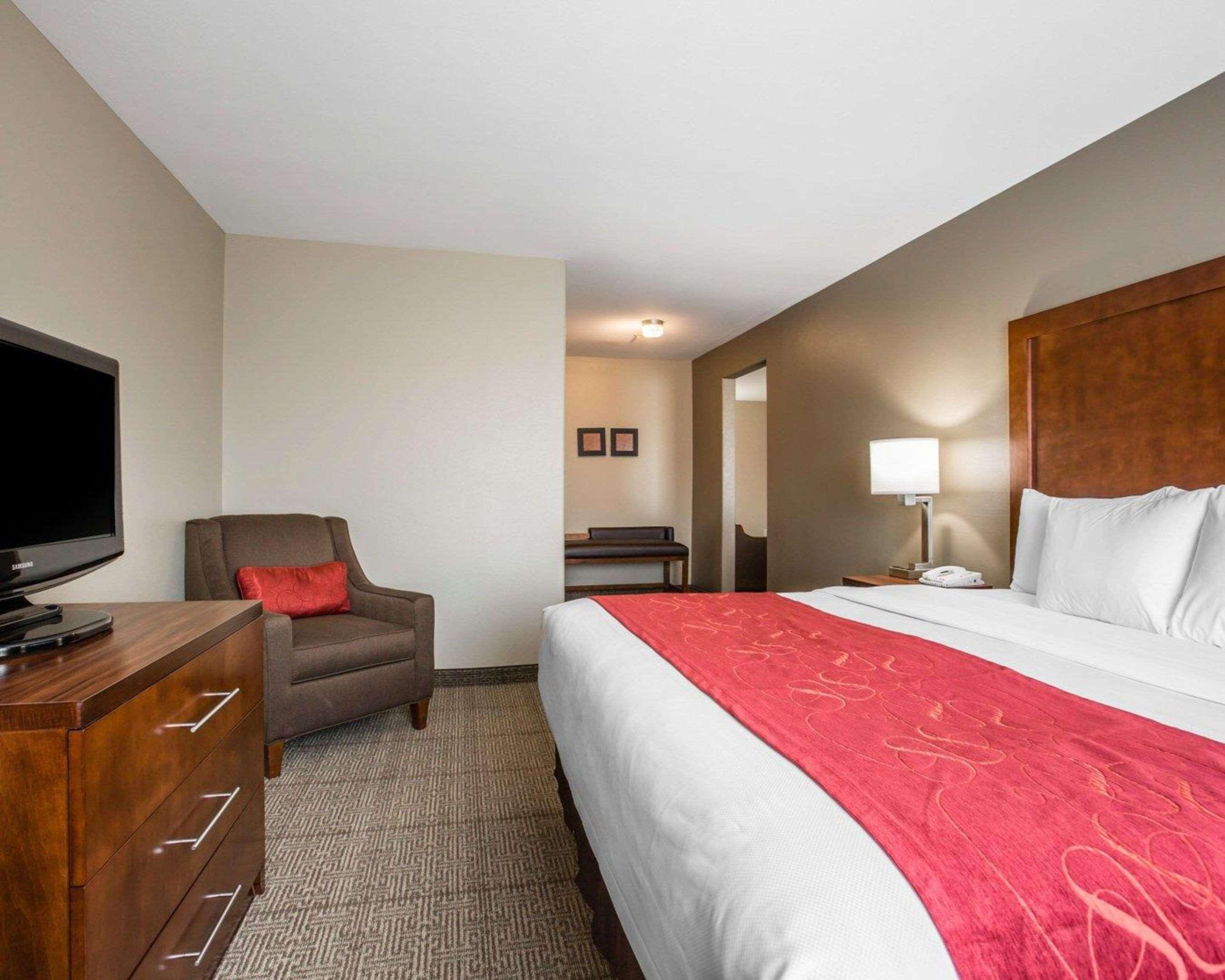 Comfort Suites Victorville-Hesperia Bagian luar foto
